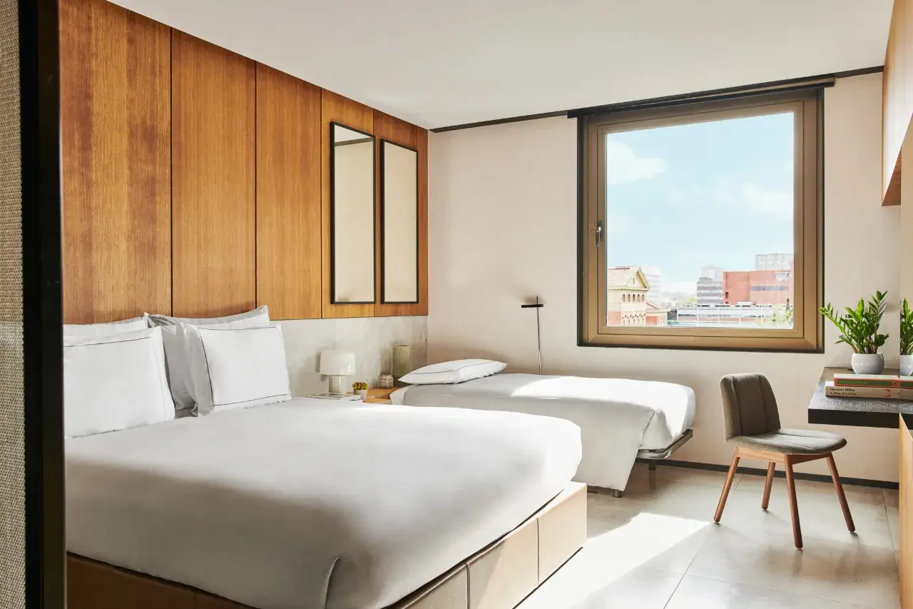 1 King bed with extra bed — Trip.com listing photograph